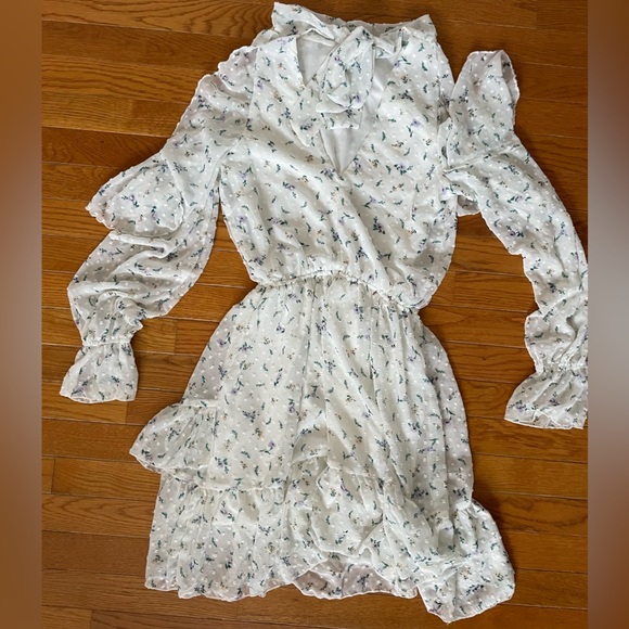 The Fashion Poet‎ Clip Dot Cold Shoulder Ruffle Long Sleeve Dress white size 8 - Picture 12 of 13